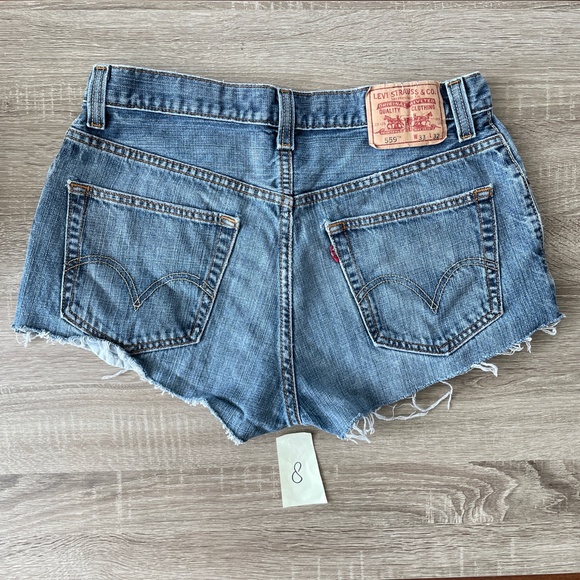 Vintage Levi’s 559 medium rise denim shorts - Picture 6 of 7
